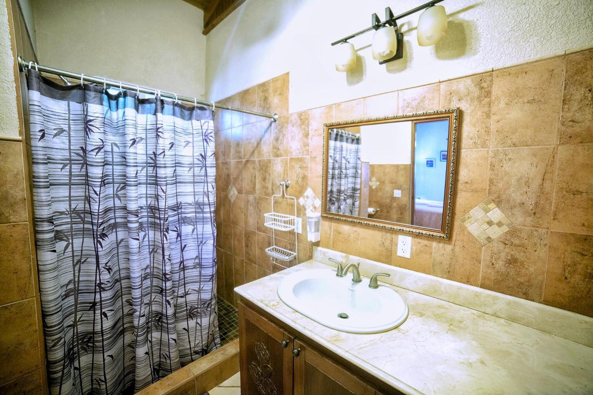Seaside Inn Roatan West Bay Zewnętrze zdjęcie